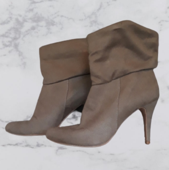 Izabella Rue Shoes - Izabella Rue Macon ankle heeled booties size 9